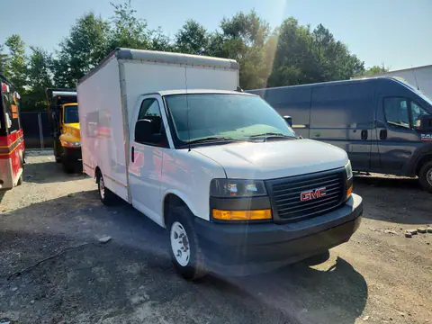 1GDY7RFP3K1332191 — 2019 GMC Savana, foto 4 de Аукцион 27.10.2026, Pequeñas abolladuras y arañazos