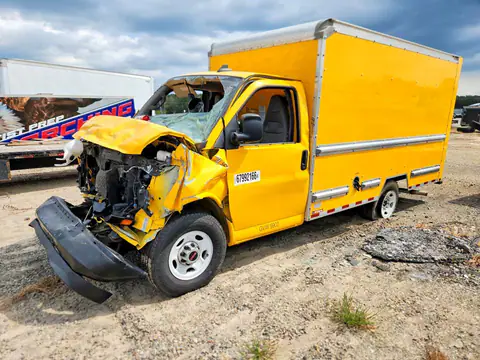 1GD07RFP5P1122681 — 2023 GMC Savana, Parte delantera (Front End), fotos antes de reparar
