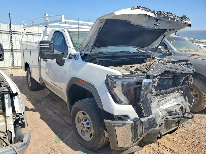1GD0HLE71SF293189 GMC Sierra 2025 — დაზიანება წინა ნაწილი, ფოტო შეკეთებამდე