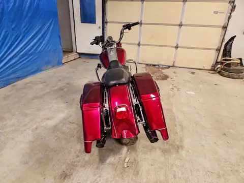 1HD1FHC14JB635524 — 2018 Harley-Davidson FLHP, zdjęcie 4 z Аукцион 28.10.2026, Tył