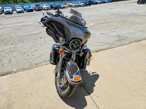 2013 HARLEY-DAVIDSON FLHTCU VIN 1HD1FLM19DB636352 фото 2