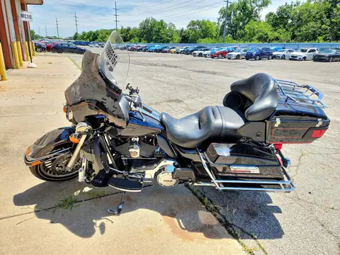 2013 HARLEY-DAVIDSON FLHTCU VIN 1HD1FLM19DB636352 фото 3