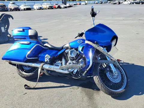 1HD1KGD35JB631570 — 2018 Harley-Davidson Fltru, Бокова частина (Side), фото до ремонту