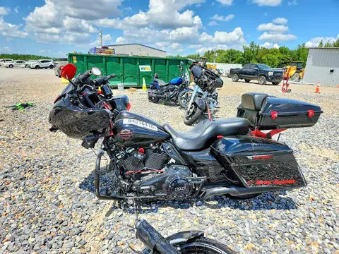 1HD1KTP17MB655800 — 2021 Harley-Davidson Fltrxs, zdjęcie 3 z Аукцион 22.10.2026, Przód