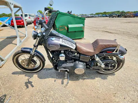 1HD1GXM15HC311928 — 2017 Harley-Davidson FXDB, foto 3 de Аукцион 01.10.2026, Vandalismo