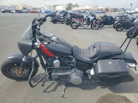 1HD1GYM10HC322261 — 2017 Harley-Davidson FXDF, photo 3 from Аукцион 22.10.2026, Front end