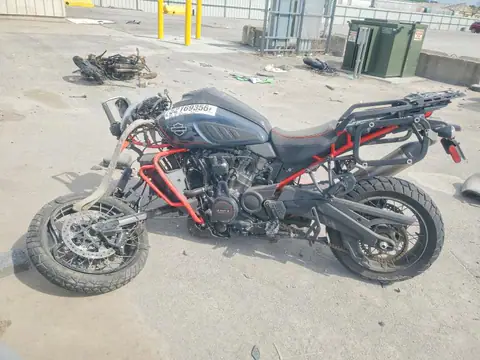 MLY1ZGS14SS950360 — 2025 Harley-Davidson RA1250, zdjęcie 3 z Аукцион 23.10.2026, Przód