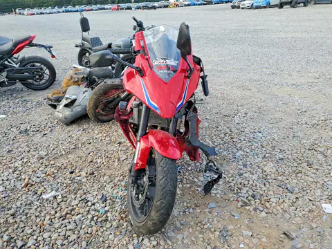MLHPC7052S5102106 — 2025 Honda CBR500, ფოტო 2, Аукцион 22.10.2026, დაზიანება ყველა მხრიდან