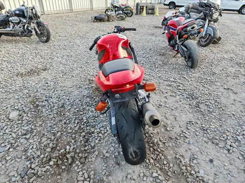JH2PC35071M207616 — 2001 Honda CBR600, zdjęcie 4 z Аукцион 15.10.2026, Uszkodzenia dookoła