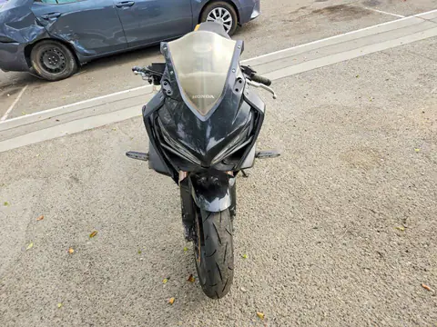 MLHRH0158M5200205 — 2021 Honda CBR650, фото 2 с аукциона Аукцион 01.10.2026, ПЕРЕДНЯЯ ЧАСТЬ