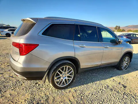 5FNYF6H92HB025129 — 2017 Honda Pilot, zdjęcie 3 z Copart 22.10.2026, Przód