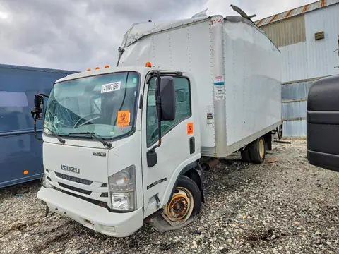 54DC4W1B4JS804761 — 2018 Isuzu NPR HD, опрокидывание (Rollover), фото до ремонта