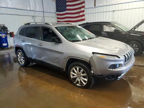 1C4PJLDB6HW502478 — 2017 Jeep Cherokee, zdjęcie 4 z Аукцион 21.10.2026, Przód