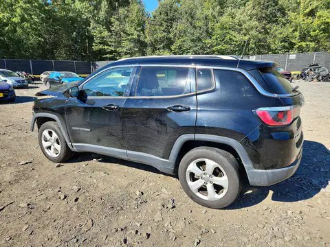 3C4NJDBB8JT436303 — 2018 Jeep Compass, zdjęcie 2 z Аукцион 23.10.2026, Przód