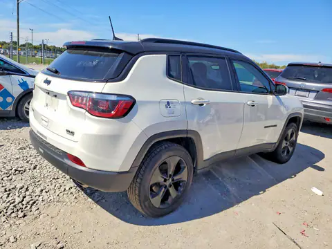3C4NJDBB8KT598465 — 2019 Jeep Compass, foto 3 de Аукцион 27.10.2026, Daños mecánicos
