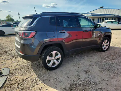 3C4NJDBB9LT239580 — 2020 Jeep Compass, zdjęcie 3 z Аукцион 26.10.2026, Przód