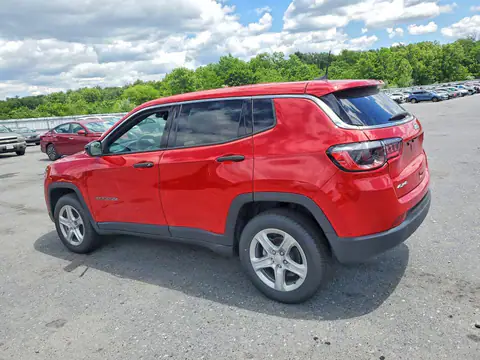 3C4NJDANXRT591605 — 2024 Jeep Compass, фото 2 з Аукцион 29.10.2026, Незначні вм’ятини й подряпини