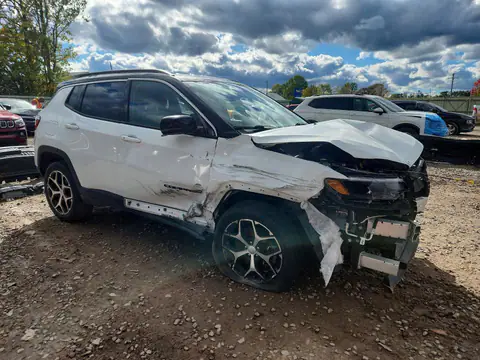 3C4NJDCN2RT159765 — 2024 Jeep Compass, zdjęcie 4 z Аукцион 26.10.2026, Przód