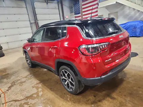 3C4NJDCN0ST565128 — 2025 Jeep Compass, фото 2 з Аукцион 27.10.2026, Передня частина