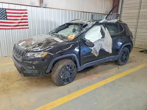 3C4NJDBN6ST623812 — 2025 Jeep Compass, გადაბრუნება (Rollover), ფოტოები შეკეთებამდე