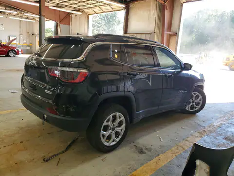 3C4NJDBN0ST595635 — 2025 Jeep Compass, zdjęcie 3 z Аукцион 28.10.2026, Dachowanie