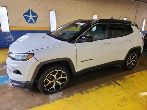 3C4NJDCNXST512078 — 2025 Jeep Compass, Parte delantera (Front End), fotos antes de reparar