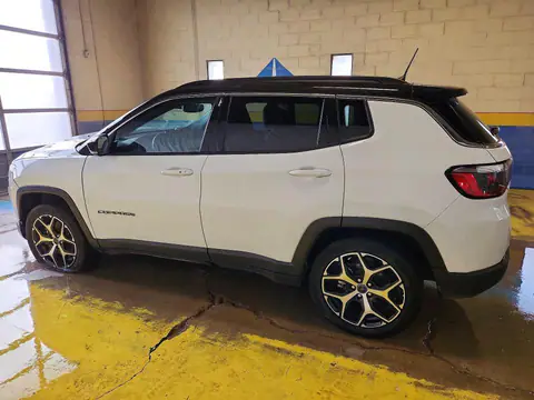 3C4NJDCNXST512078 — 2025 Jeep Compass, фото 2 з Аукцион 27.10.2026, Передня частина