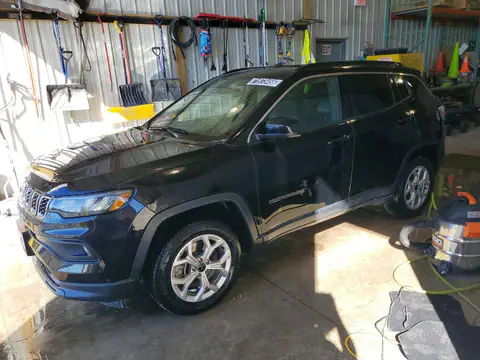 3C4NJDBN0ST597773 — 2025 Jeep Compass, ПЕРЕДНЯЯ ЧАСТЬ (Front End), фото до ремонта