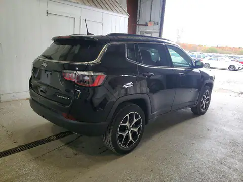 3C4NJDCN0ST622301 — 2025 Jeep Compass, foto 3 de Аукцион 26.10.2026, Parte delantera