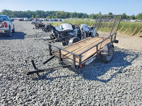 5KTUS1418KF538184 Karavan UTIL Trail 2019 — Rear end damage, before-repair photo