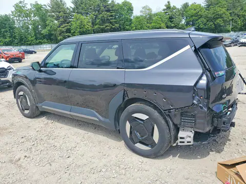 KNDAFFS52R6045952 — 2024 Kia EV9, zdjęcie 2 z Аукцион 22.10.2026, Uszkodzenia dookoła