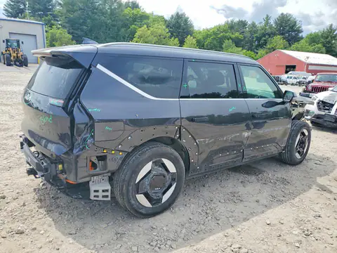 KNDAFFS52R6045952 — 2024 Kia EV9, zdjęcie 3 z Аукцион 22.10.2026, Uszkodzenia dookoła