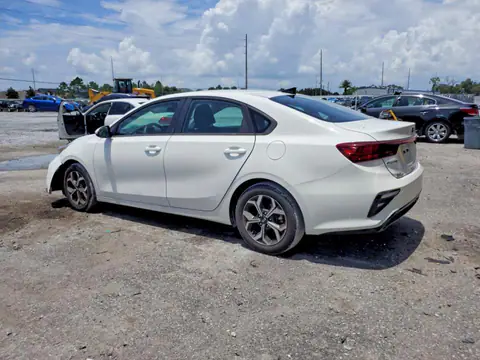 3KPF24AD7ME341101 — 2021 Kia Forte, zdjęcie 2 z Аукцион 23.10.2026, Przód