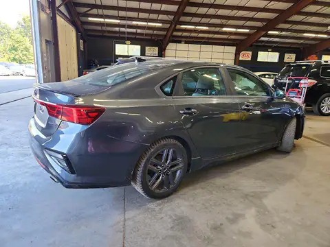 3KPF34AD4ME306545 — 2021 Kia Forte, ფოტო 3, Аукцион 22.10.2026, მცირე ჩაღრმავებები და ნაკაწრები