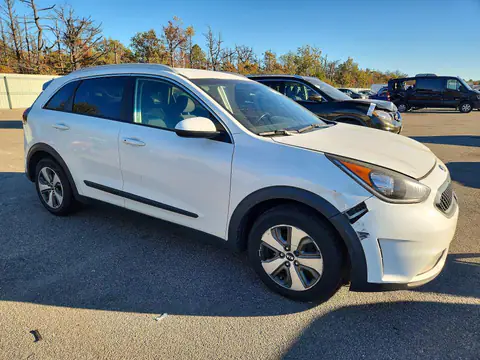 KNDCB3LC2J5203202 — 2018 Kia NIRO, foto 4 de Аукцион 28.10.2026, Parte delantera