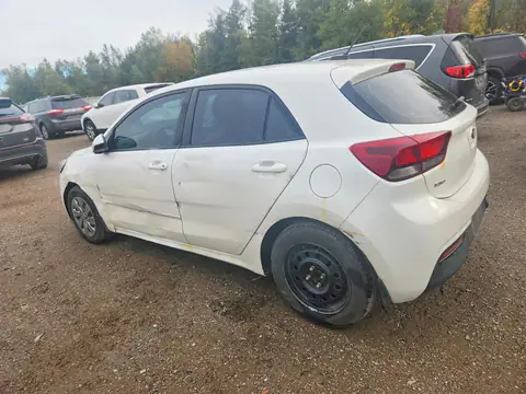 3KPA25AB2JE157209 — 2018 Kia Rio, foto 2 de Аукцион 22.10.2026, Lateral