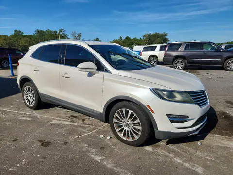 5LMCJ3C92HUL27597 — 2017 Lincoln MKC, zdjęcie 4 z Аукцион 26.10.2026, Drobne wgniecenia i rysy