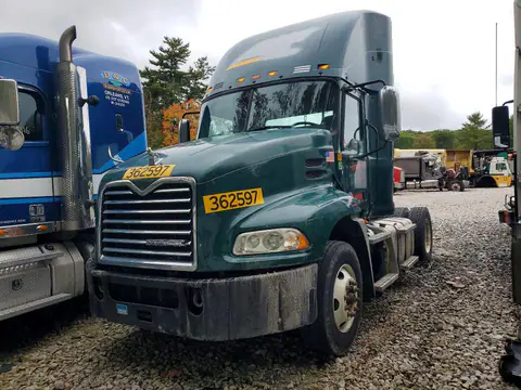 1M1AW01X8HM009905 — 2017 Mack 600, МЕХАНИЧЕСКИЕ ПОВРЕЖДЕНИЯ (Mechanical), фото до ремонта