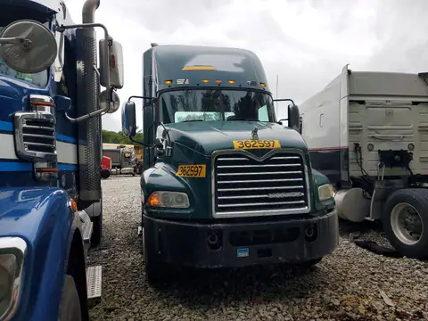 1M1AW01X8HM009905 — 2017 Mack 600, zdjęcie 4 z Аукцион 28.10.2026, Uszkodzenia mechaniczne
