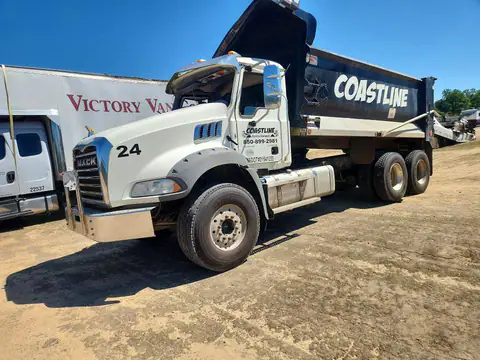 1M2GR2GC4PM033503 — 2023 Mack Granite, Dachowanie (Rollover), zdjęć przed naprawą