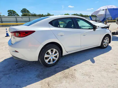 3MZBN1U77JM241802 — 2018 Mazda 3, zdjęcie 3 z Аукцион 28.10.2026, Przód