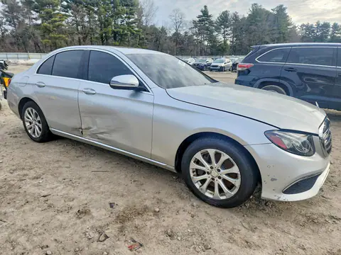 WDDZF4KBXHA215313 — 2017 Mercedes-Benz E, ფოტო 4, Аукцион 29.10.2026, გვერდითი ნაწილი
