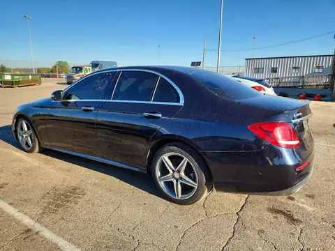WDDZF4KB1HA062594 — 2017 Mercedes-Benz E, ფოტო 2, Аукцион 28.10.2026, მცირე ჩაღრმავებები და ნაკაწრები
