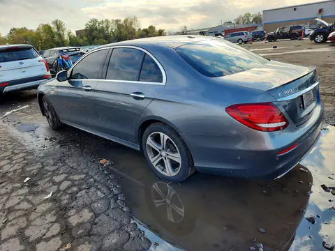 WDDZF4KB8HA102038 — 2017 Mercedes-Benz E, фото 2 з Аукцион 27.10.2026, Підтоплення
