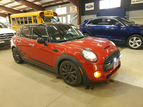 WMWXU3C57H2B64082 — 2017 MINI Cooper, zdjęcie 4 z Аукцион 22.10.2026, Drobne wgniecenia i rysy