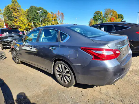 1N4AL3AP8HC247968 — 2017 Nissan Altima, фото 2 с аукциона Аукцион 22.10.2026, Мелкие вмятины и царапины