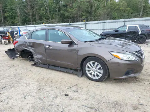 1N4AL3AP7HC142354 — 2017 Nissan Altima, zdjęcie 4 z Аукцион 20.10.2026, Tył