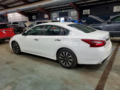 1N4AL3AP0JC138524 — 2018 Nissan Altima, ფოტო 2, Аукцион 22.10.2026, მცირე ჩაღრმავებები და ნაკაწრები