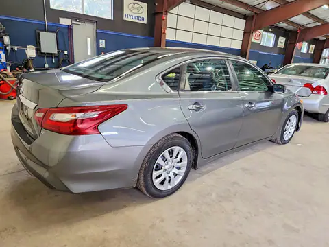 1N4AL3AP3JC116162 — 2018 Nissan Altima, zdjęcie 3 z Аукцион 22.10.2026, Przód
