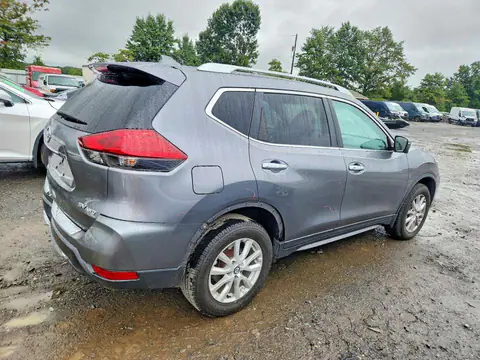KNMAT2MV3HP608823 — 2017 Nissan Rogue, foto 3 de Аукцион 26.10.2026, Parte trasera
